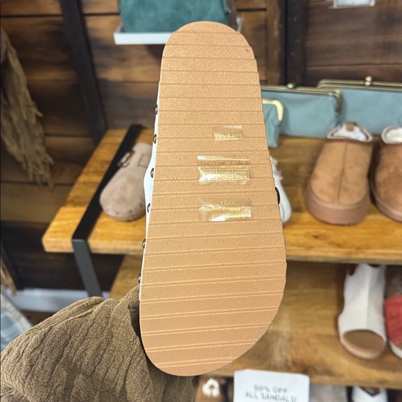 NIB White Vegan Leather Double Buckle Platform Sandals - Picture 6 of 7